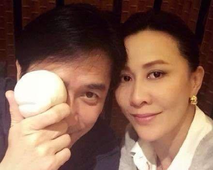 明星为什么绯闻多,揭秘背后原因与心理动机